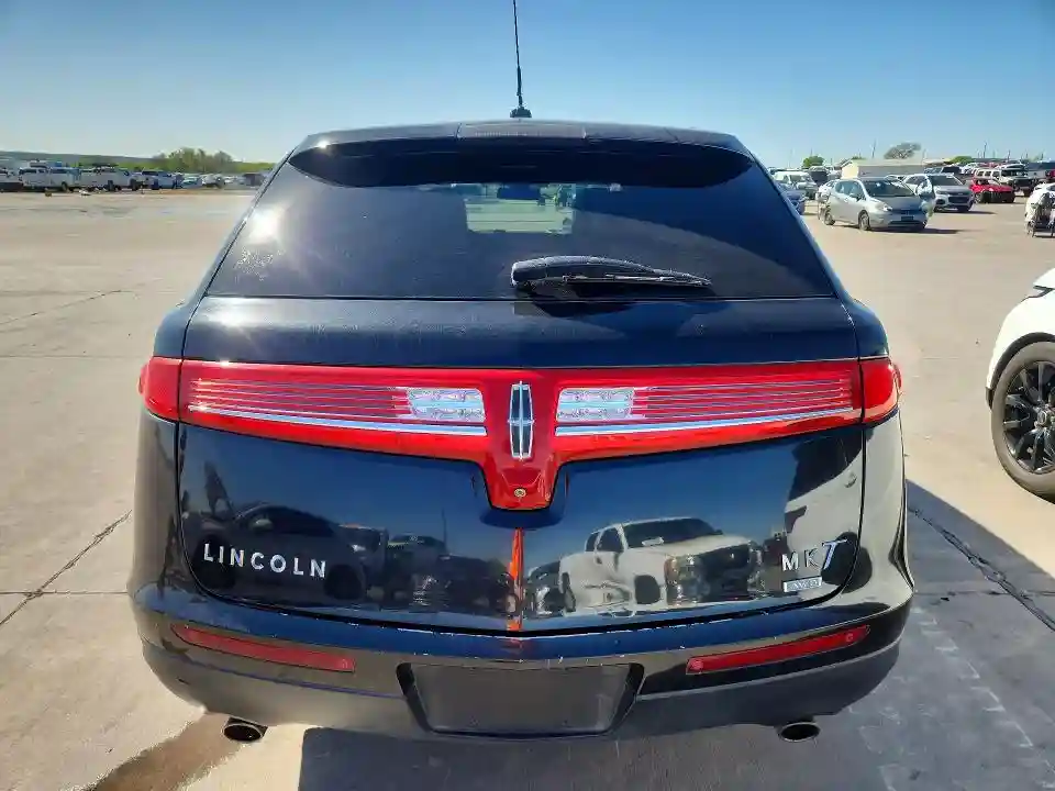 2LMHJ5NK5DBL54611 2013 LINCOLN TOWNHOUSE MKT-5