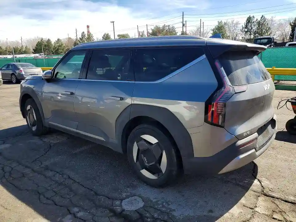 KNDAFFS56R6022495 2024 KIA ALL OTHER-1