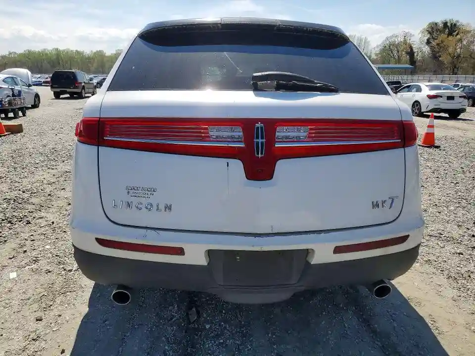 2LMHJ5FR6ABJ04754 2010 LINCOLN MKT-5