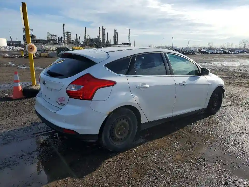 1FAHP3N28CL431771 2012 FORD FOCUS-2