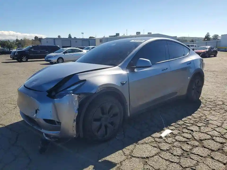 7SAYGDEE3RA295605 2024 TESLA MODEL Y-0