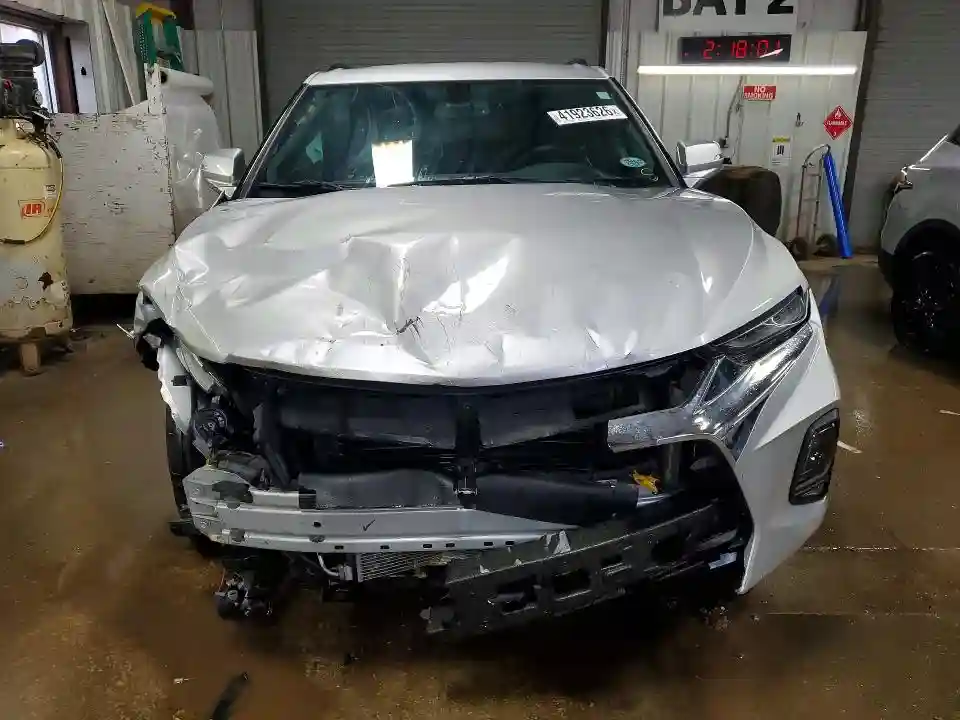 3GNKBCRS6KS700469 2019 CHEVROLET BLAZER-4