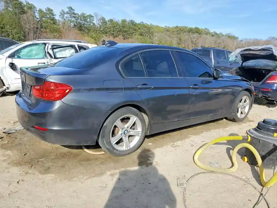 WBA3A5G5XENP27985 2014 BMW 3 SERIES-2