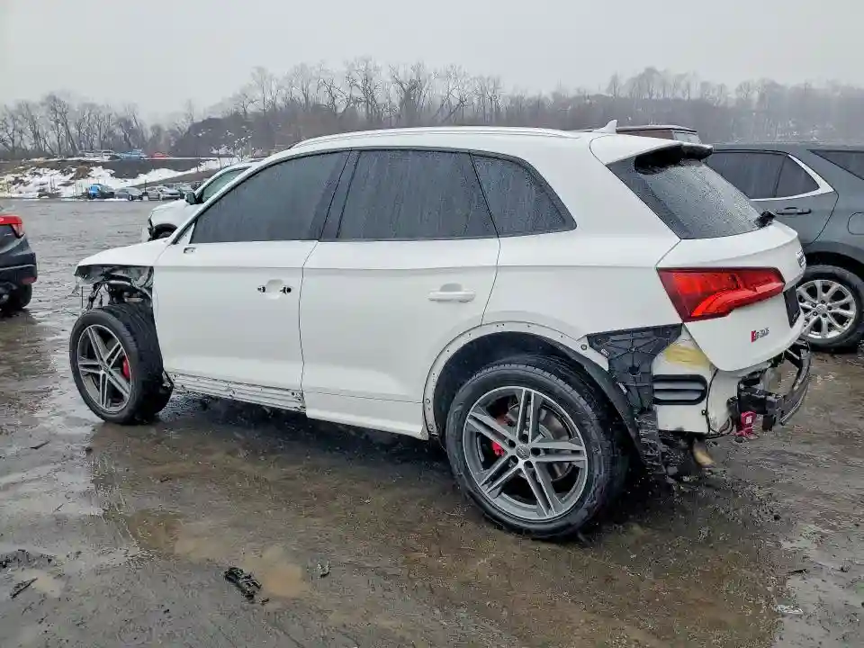 WA1A4AFY1J2202714 2018 AUDI SQ5-1