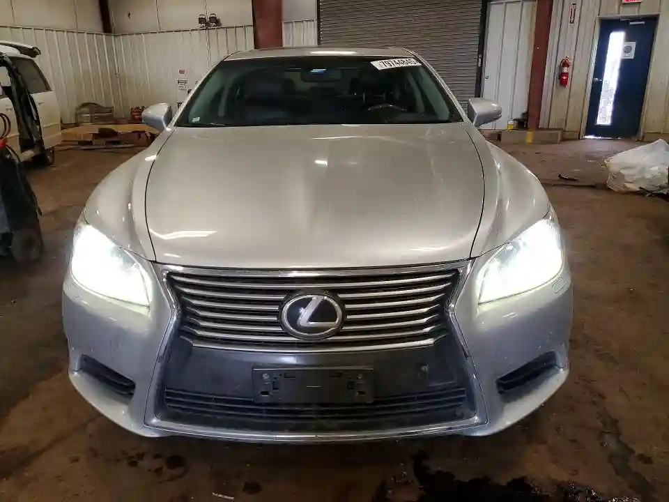 JTHCL5EF5F5024366 2015 LEXUS LS500-4
