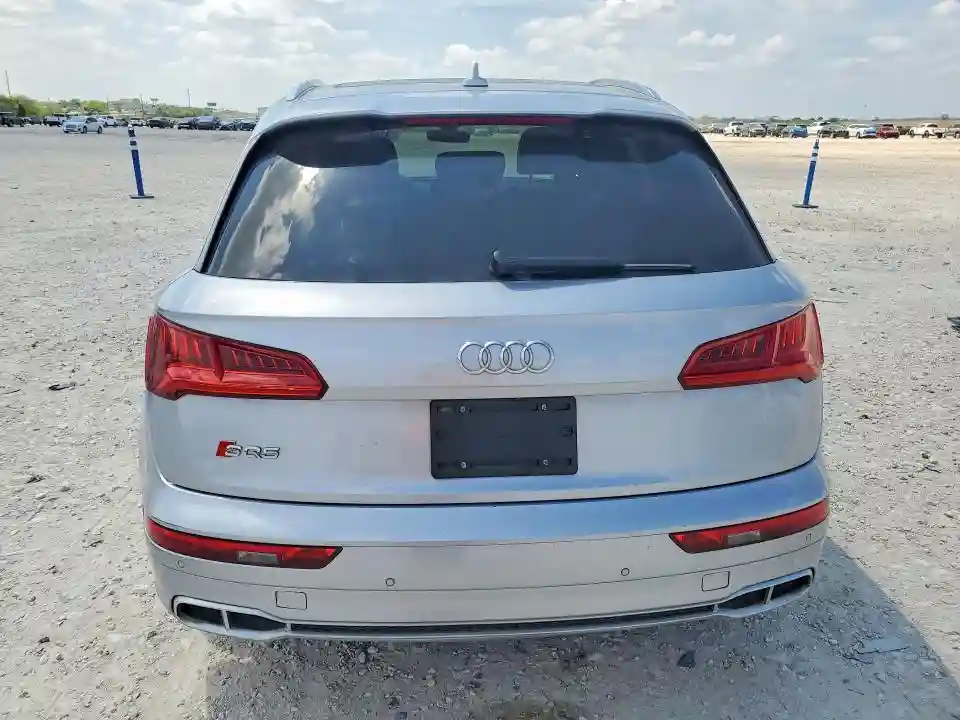 WA1C4AFY2J2182224 2018 AUDI SQ5-5