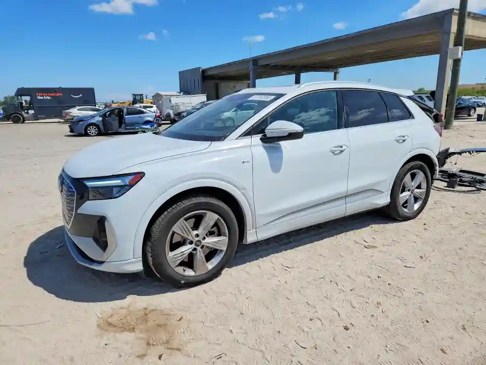 WA1KUBFZ7RP053839 2024 AUDI Q4 E-TRON-0