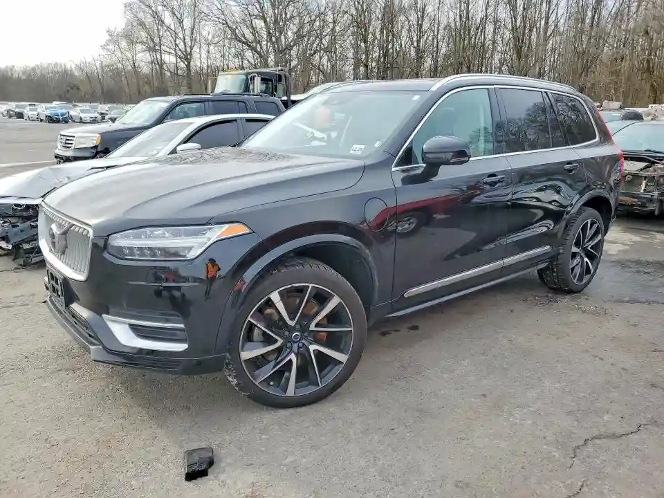 YV4BR00K2M1693067 2021 VOLVO XC90 T8 RE-0