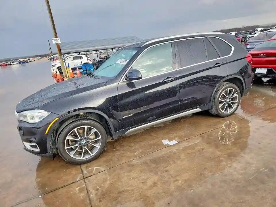 5UXKR2C51J0Z15537 2018 BMW X5-0