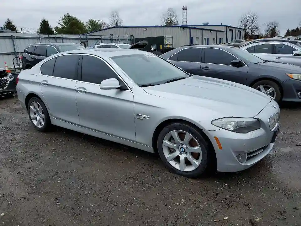 WBAFU9C50BC278082 2011 BMW 5 SERIES-3