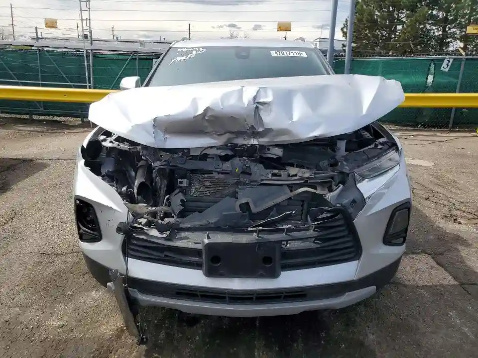 3GNKBHRS2KS667855 2019 CHEVROLET BLAZER-4