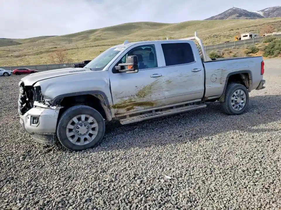 1GT12UEYXJF234245 2018 GMC SIERRA-0