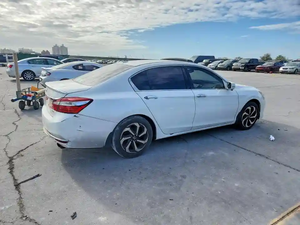 1HGCR3F07GA010459 2016 HONDA ACCORD-2