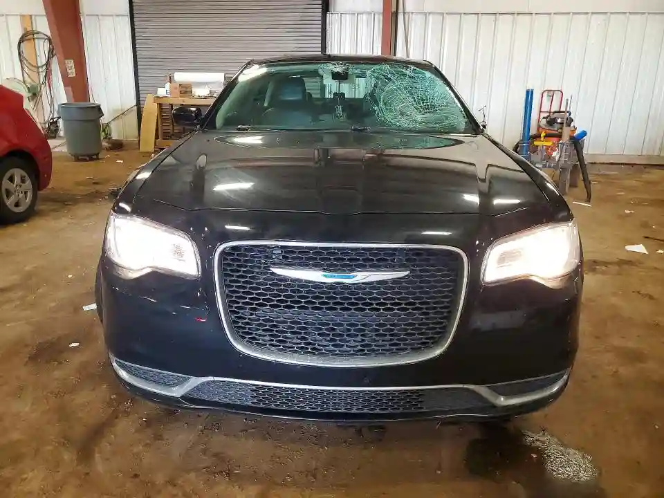 2C3CCARG7HH571491 2017 CHRYSLER 300-4