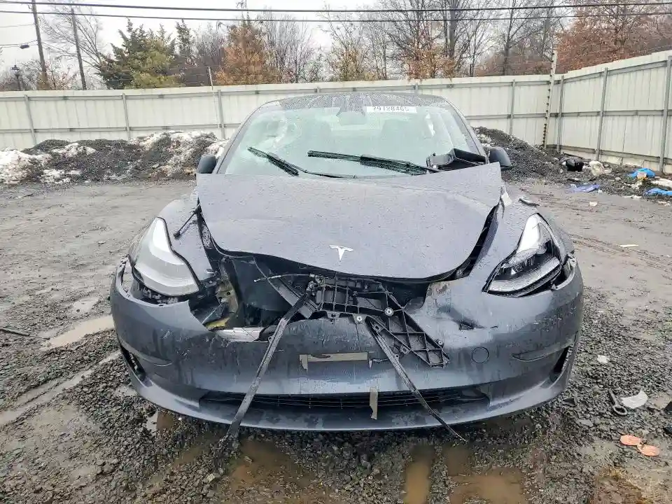 5YJ3E1EA5PF639640 2023 TESLA MODEL 3-4