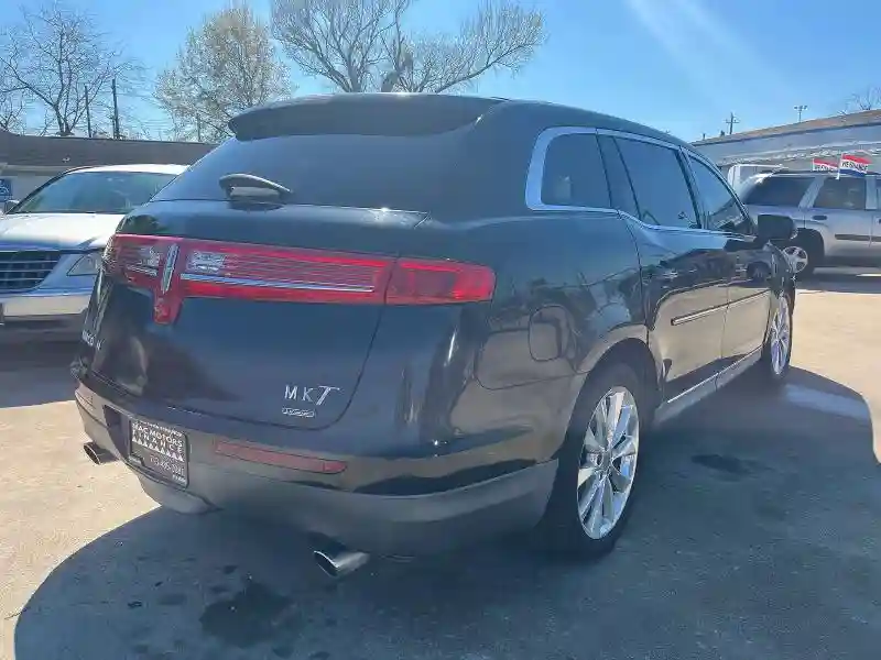2LMHJ5AT4BBJ50409 2011 LINCOLN MKT-3