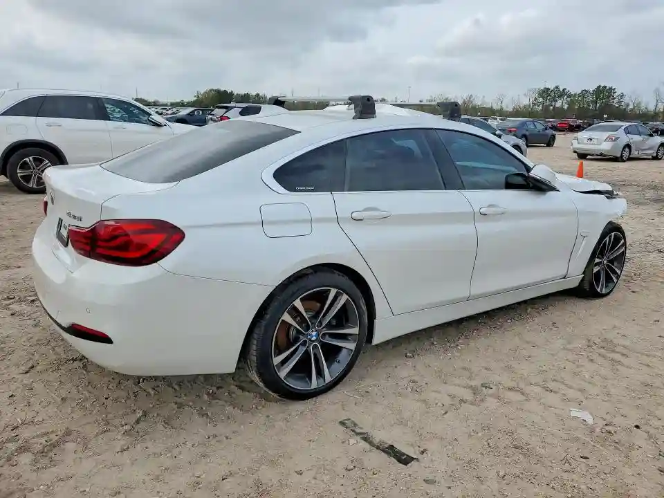 WBA4J3C06LBL11952 2020 BMW 4 SERIES-2