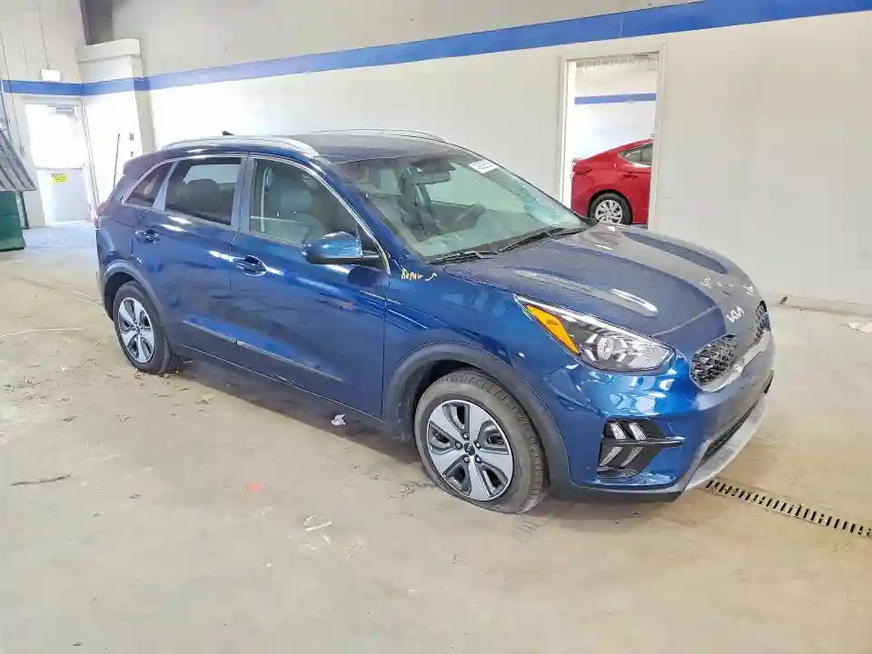 KNDCB3LC5N5535172 2022 KIA NIRO-3