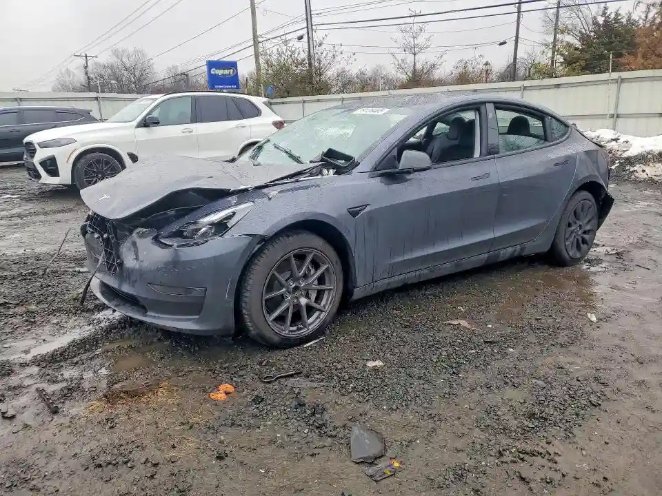 5YJ3E1EA5PF639640 2023 TESLA MODEL 3-0