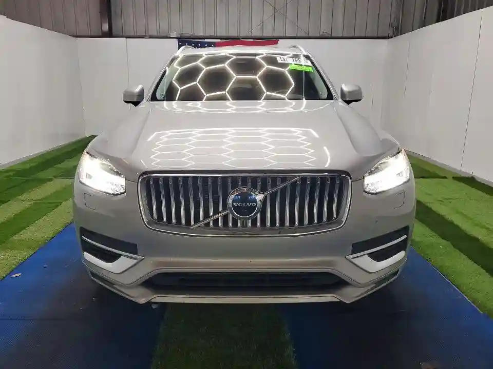 YV4H600N1P1937082 2023 VOLVO XC90-4