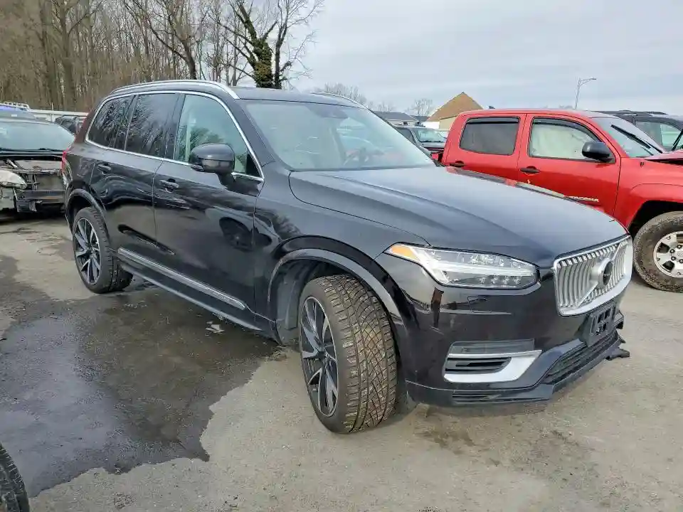 YV4BR00K2M1693067 2021 VOLVO XC90 T8 RE-3