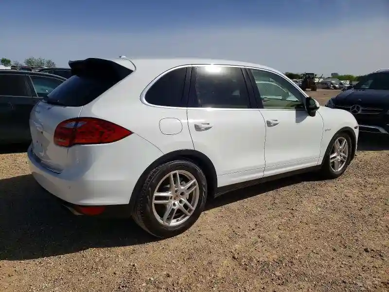 WP1AE2A25ELA50348 2014 PORSCHE CAYENNE-2