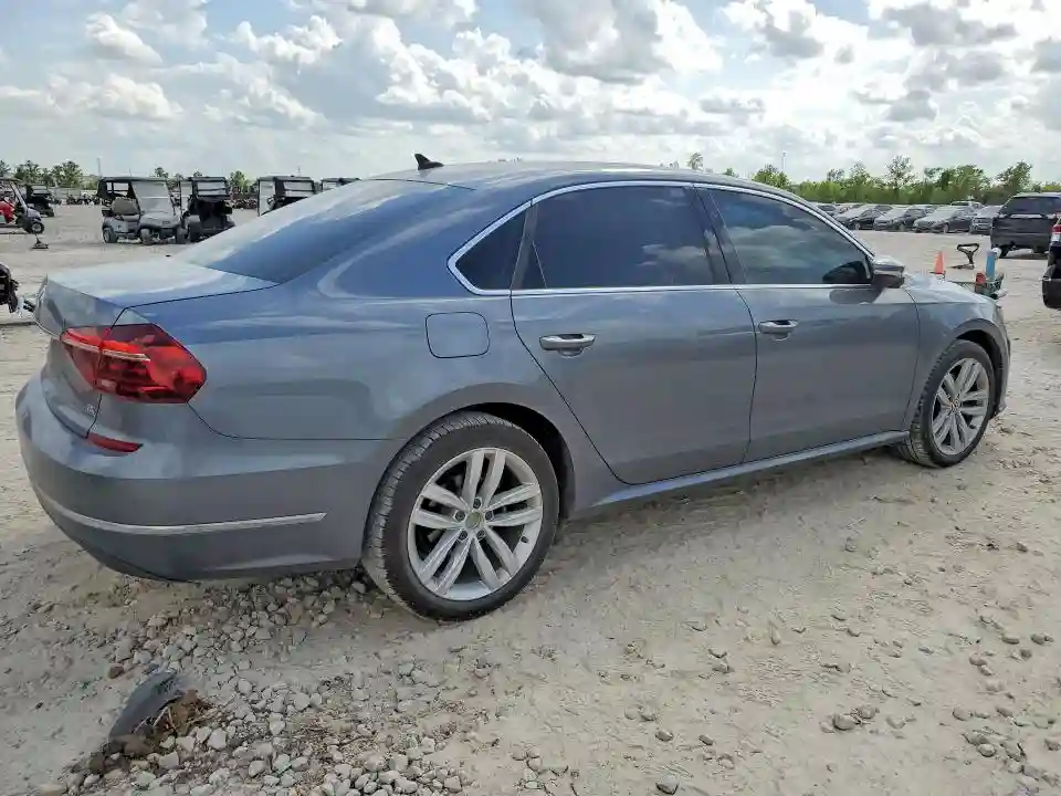 1VWBA7A34JC007294 2018 VOLKSWAGEN PASSAT-2