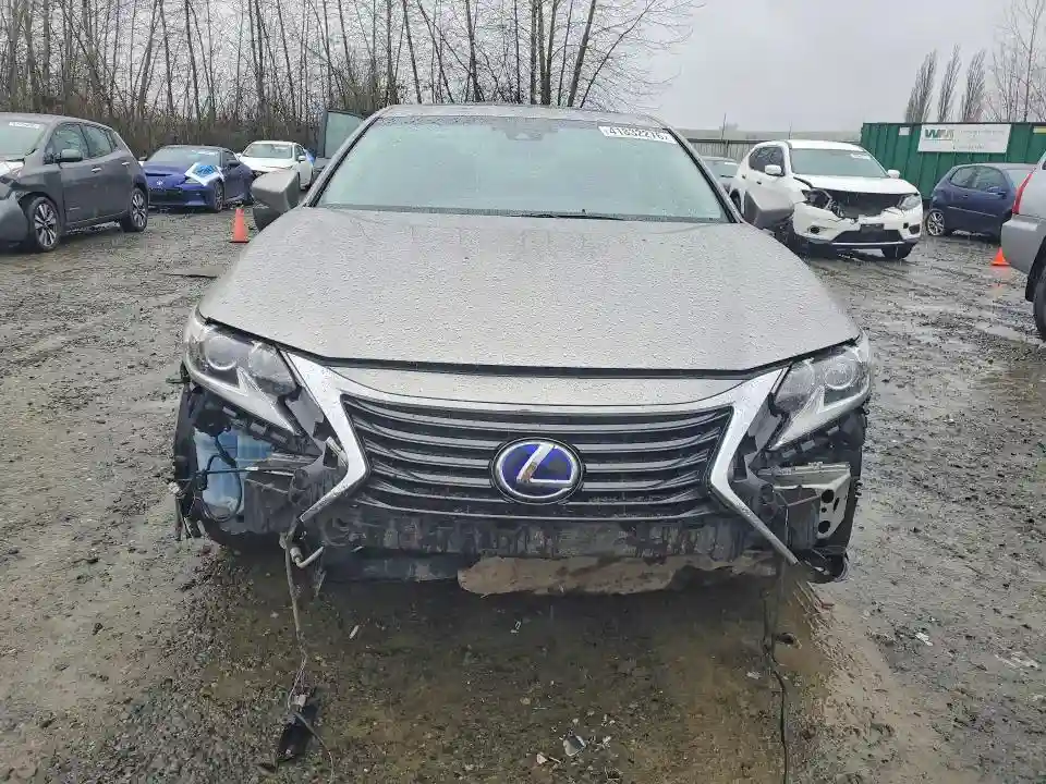 JTHBW1GG2H2144793 2017 LEXUS ES300-4