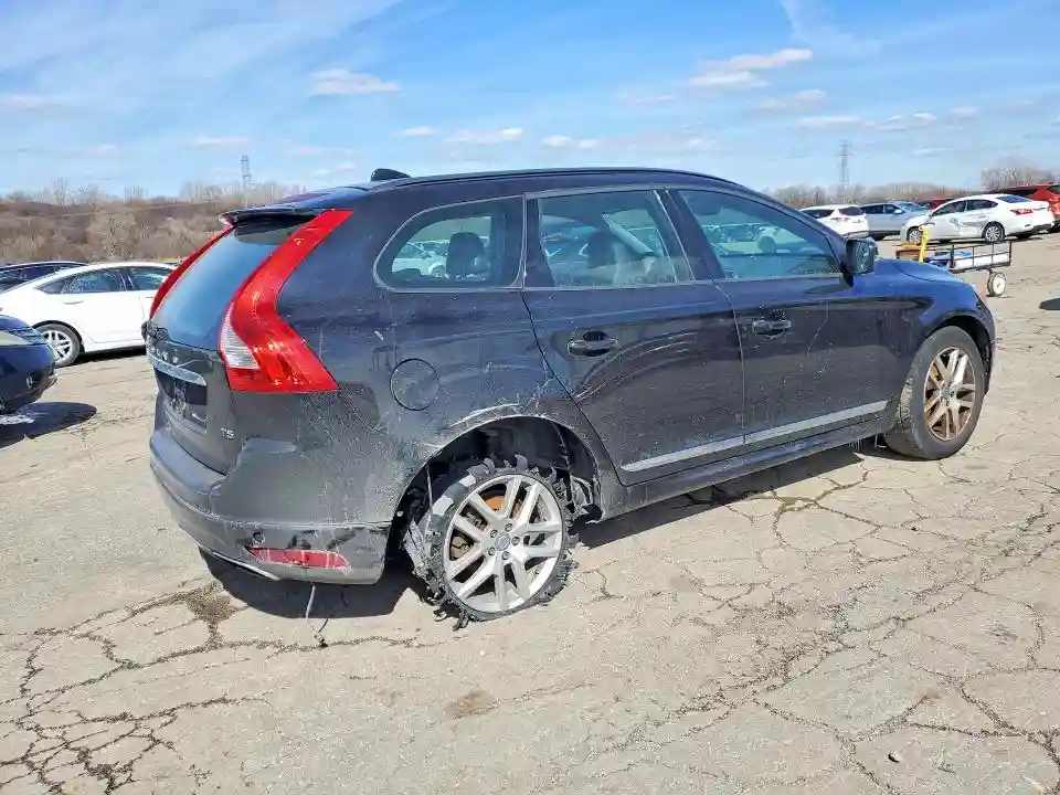 YV440MDJ1H2100911 2017 VOLVO XC60-2