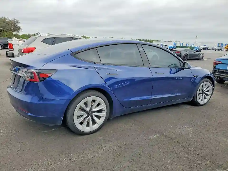 5YJ3E1EA6PF438877 2023 TESLA MODEL 3-2
