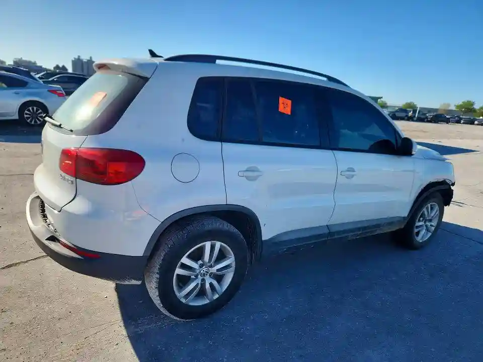 WVGAV7AX3FW542995 2015 VOLKSWAGEN TIGUAN-2