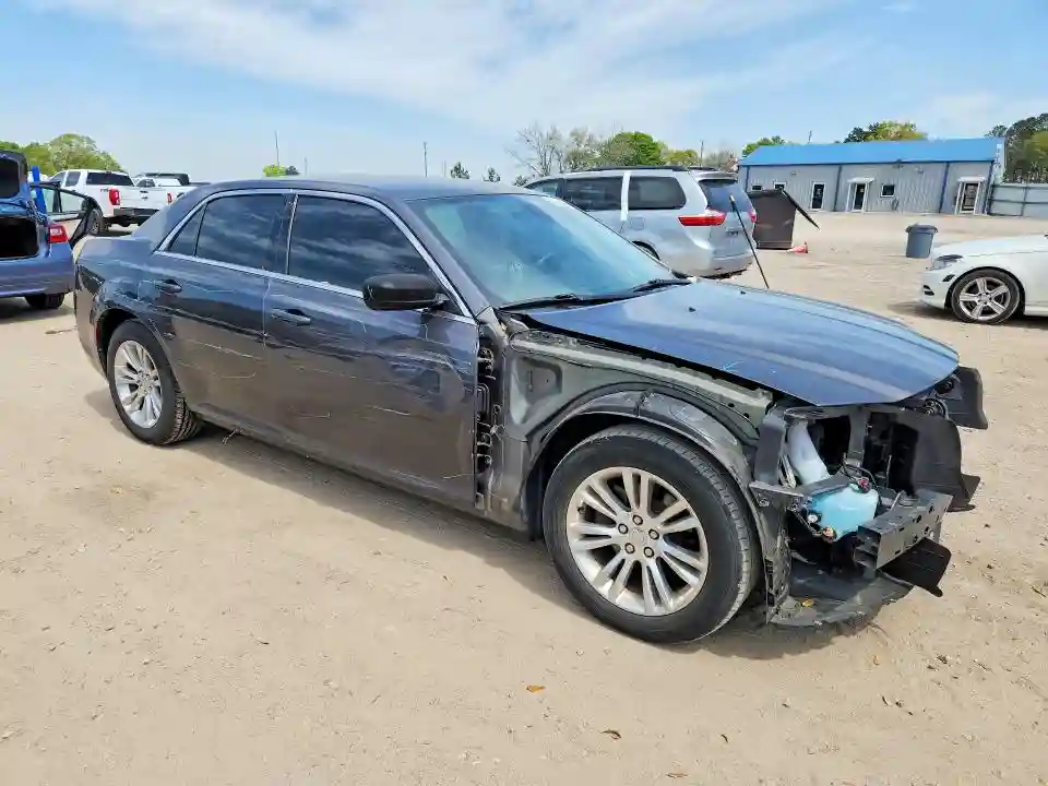 2C3CCAAG9JH281884 2018 CHRYSLER 300-3