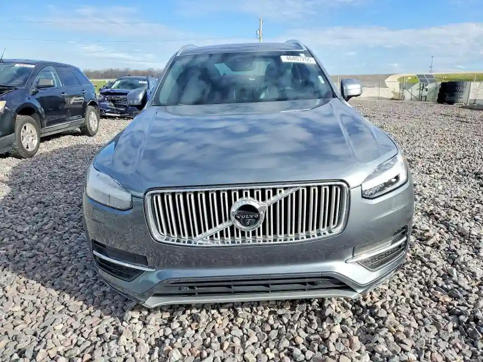 YV4A22PL8J1201731 2018 VOLVO XC90-4