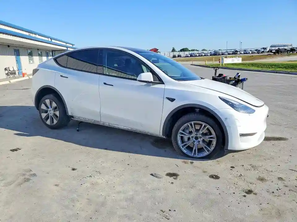 7SAYGDEEXPF741569 2023 TESLA MODEL Y-3