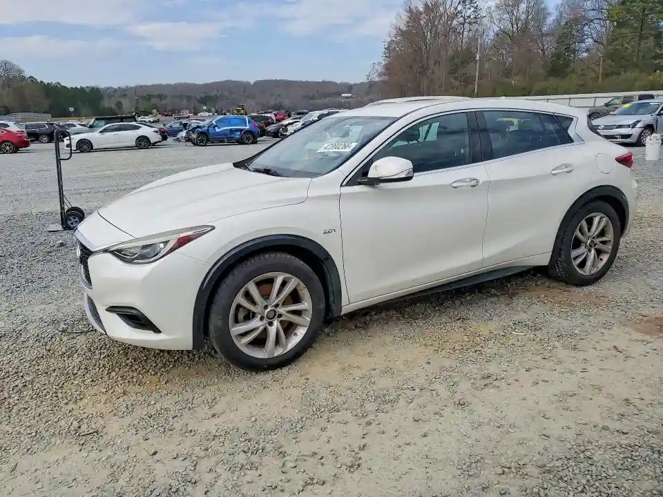 SJKCH5CPXHA034977 2017 INFINITI QX30-0