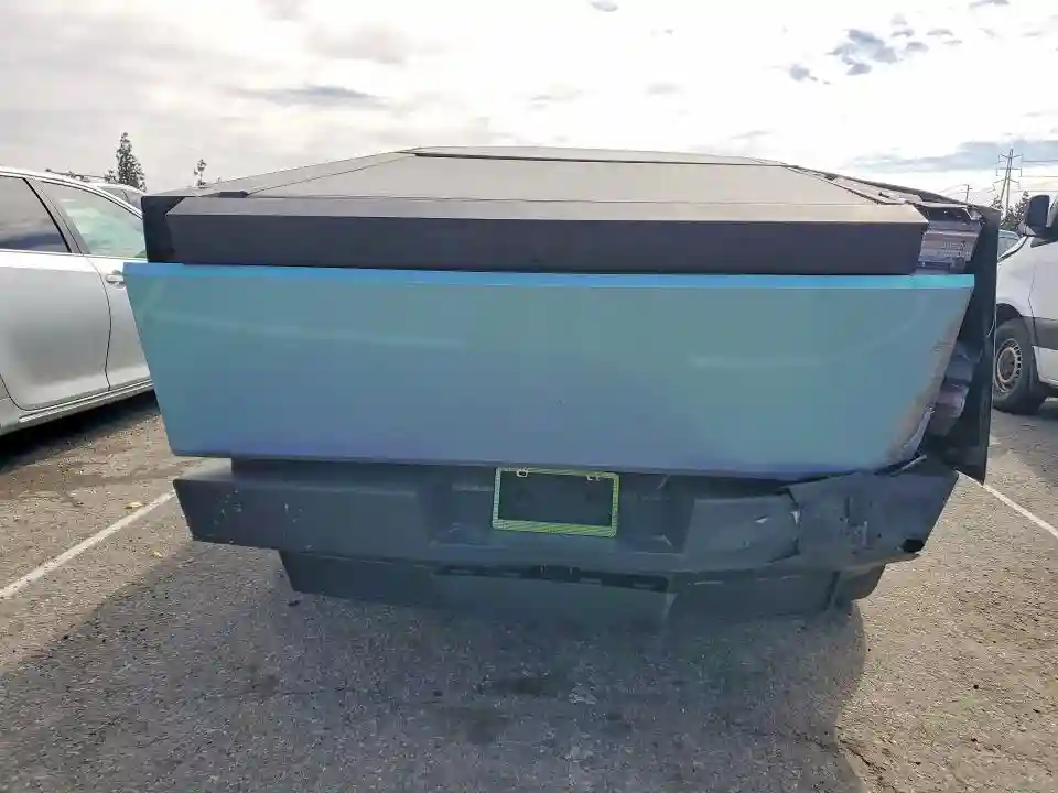 7G2CEHED0RA053444 2024 TESLA CYBERTRUCK-5