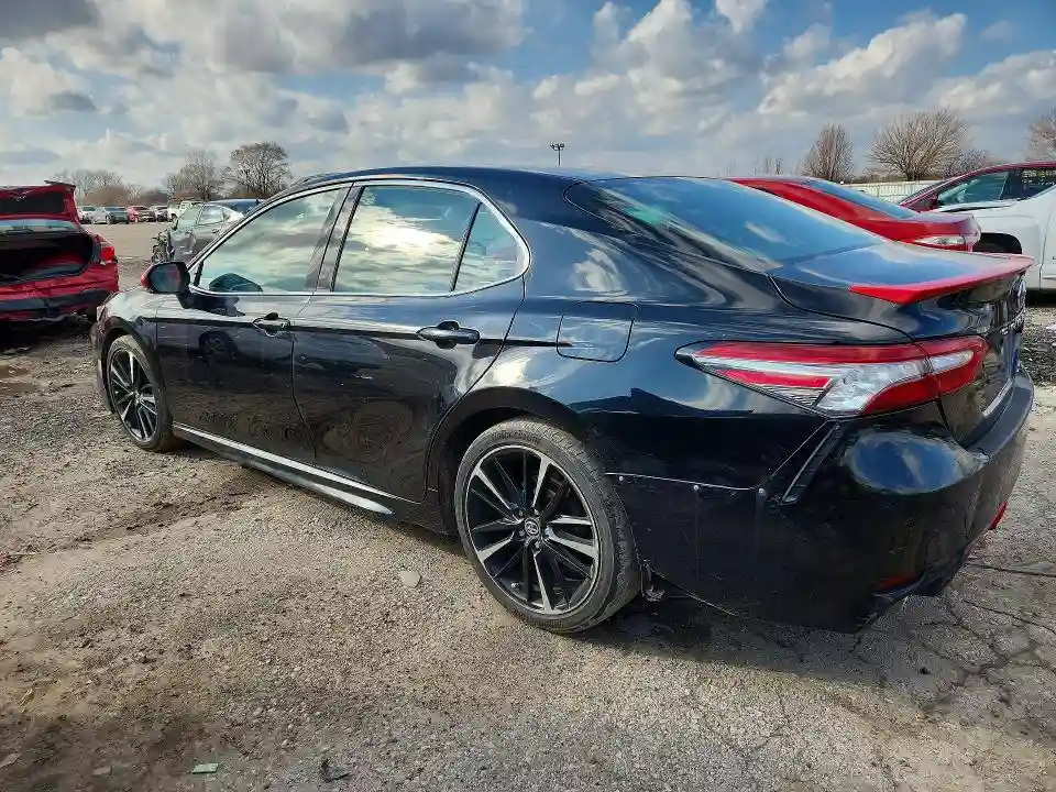 4T1B61HK2JU109942 2018 TOYOTA CAMRY-1