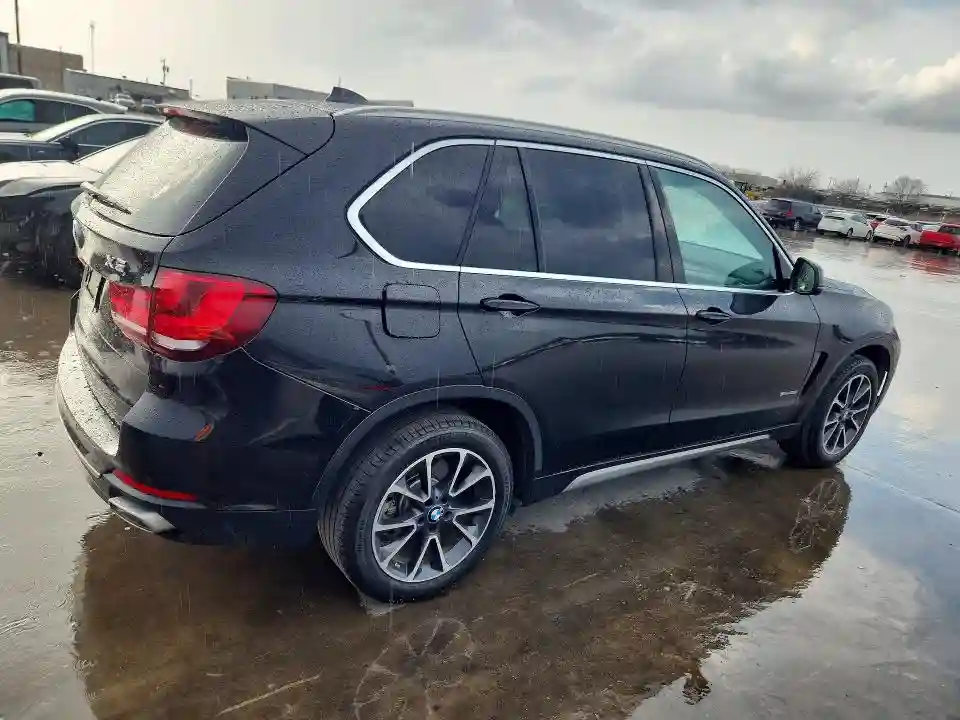5UXKR2C51J0Z15537 2018 BMW X5-2