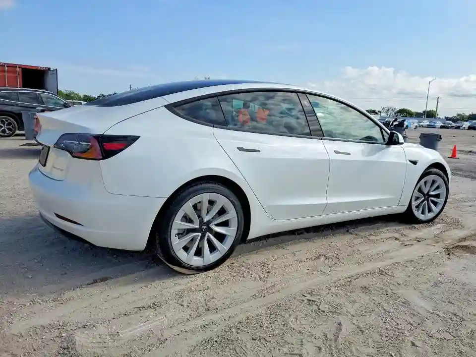 5YJ3E1EBXNF266844 2022 TESLA MODEL 3-2