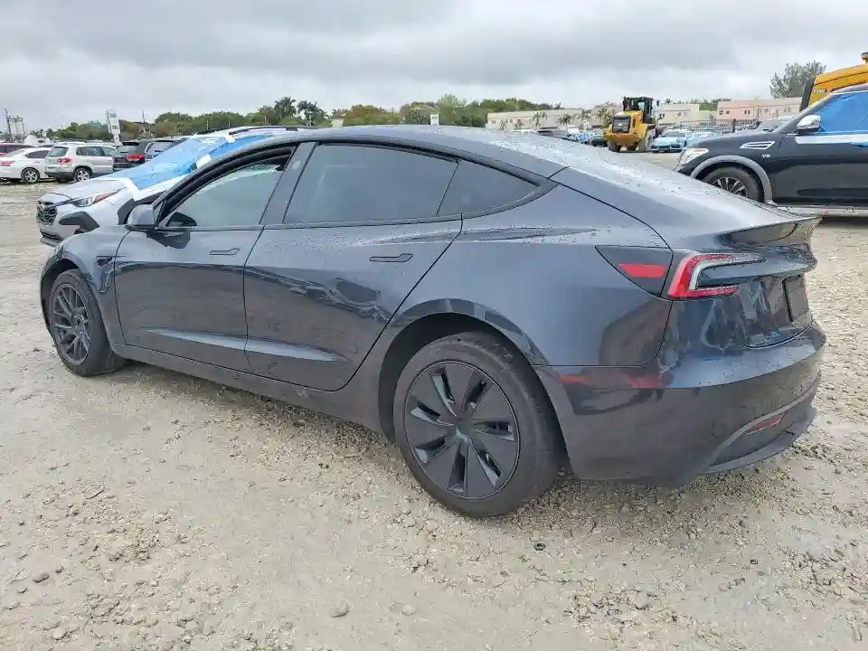 5YJ3E1EA1SF907124 2025 TESLA MODEL 3-1