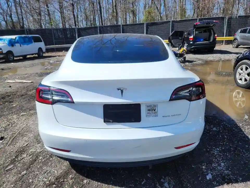 5YJ3E1EB8MF060954 2021 TESLA MODEL 3-5