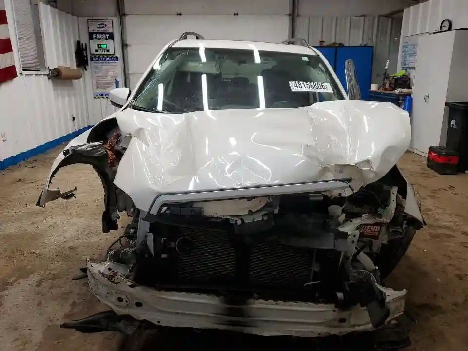 JF2SKAGC1KH474697 2019 SUBARU FORESTER-4