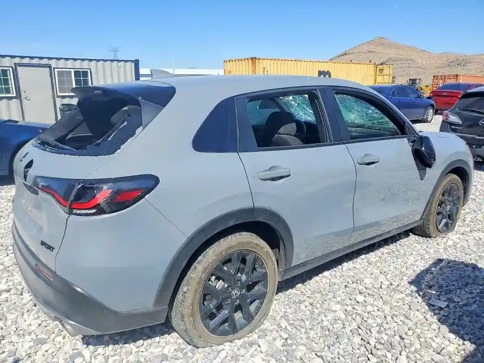 3CZRZ1H55PM700231 2023 HONDA HR-V-2