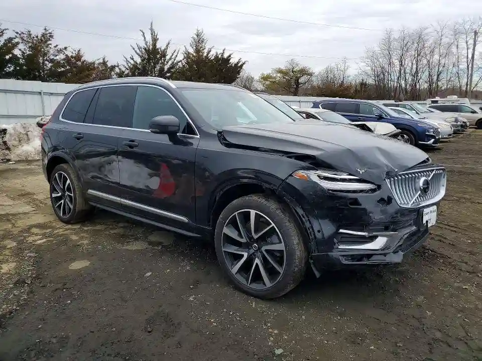 YV4062PN1P1921575 2023 VOLVO XC90 PLUS-3