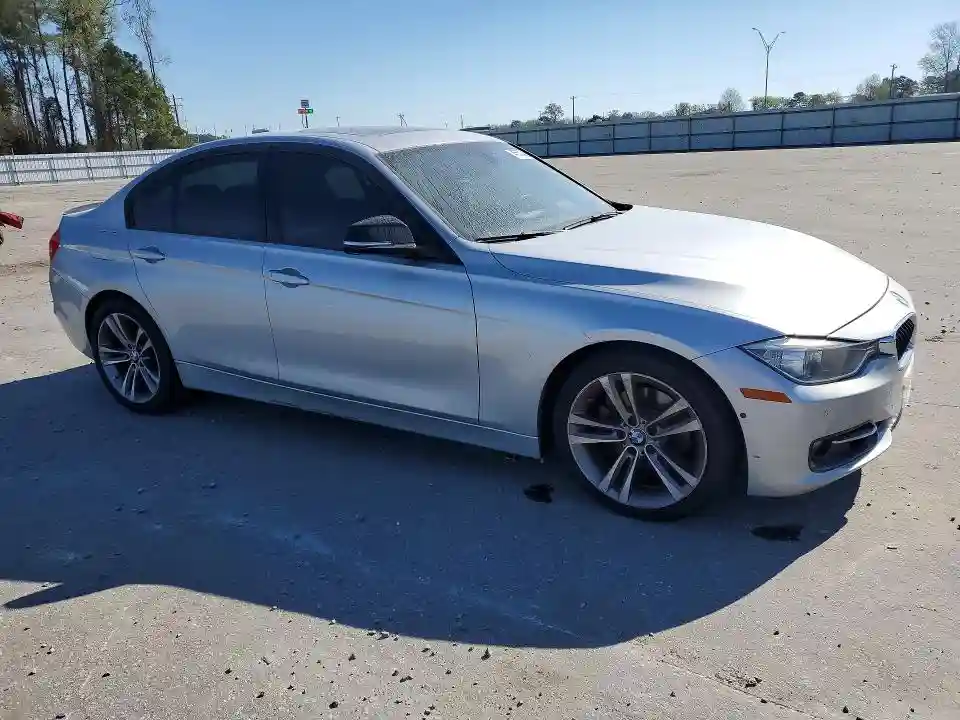 WBA3C1G54DNR48287 2013 BMW 3 SERIES-3