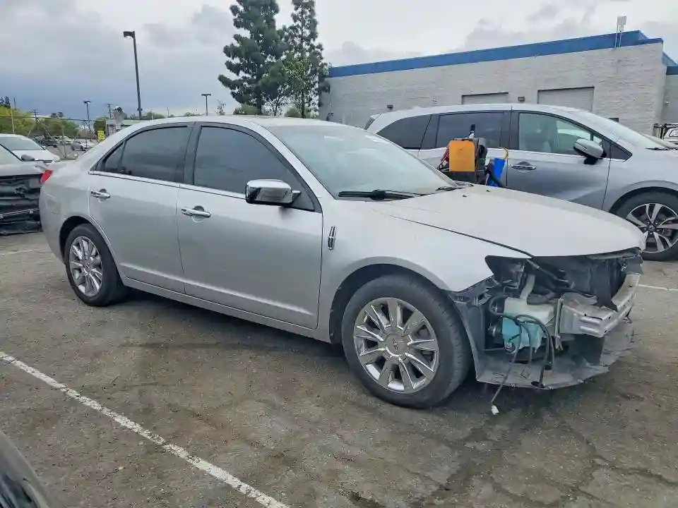 3LNHL2GC8CR833132 2012 LINCOLN MKZ-3