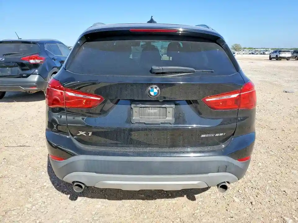 WBXHU7C31J5L06699 2018 BMW X1-5