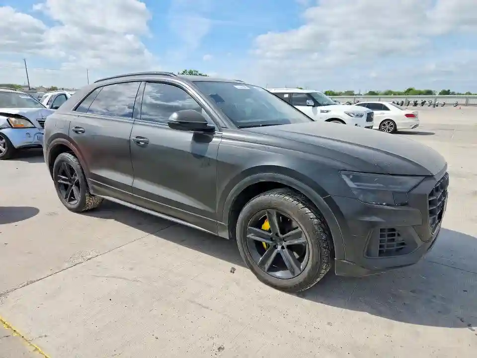 WA1AVAF19KD017493 2019 AUDI Q8-3