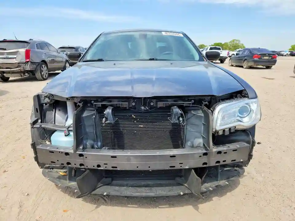 2C3CCAAG9JH281884 2018 CHRYSLER 300-4