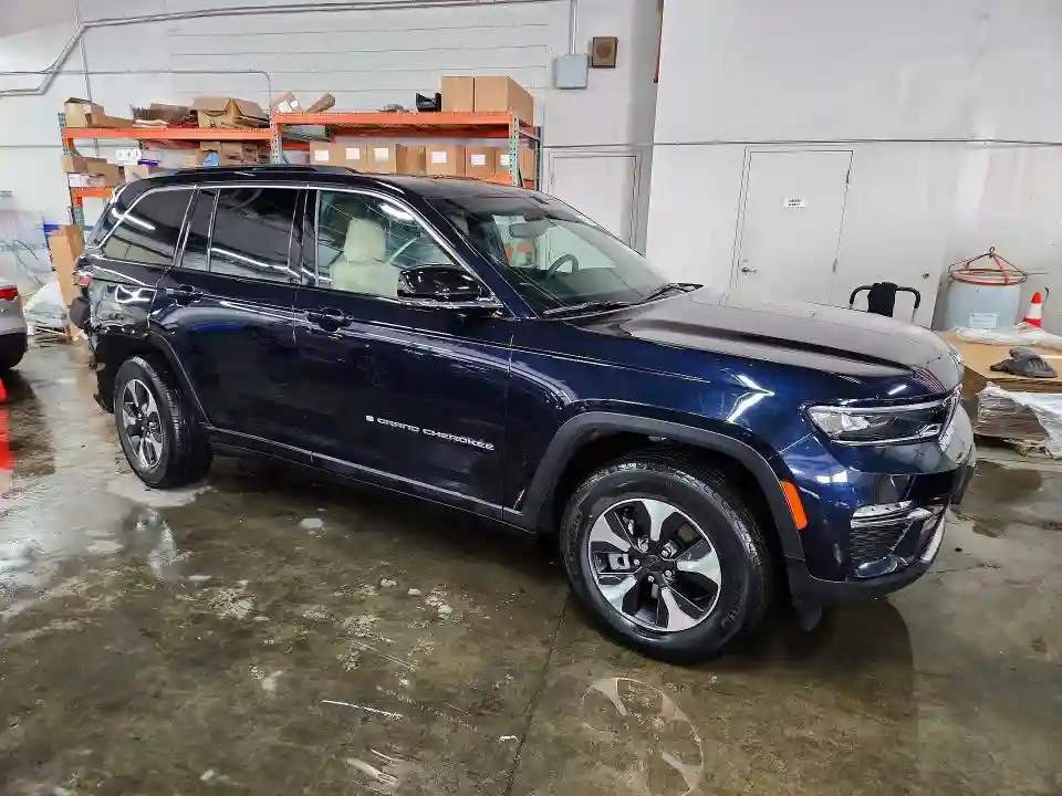 1C4RJYB60R8601931 2024 JEEP CHEROKEE-3